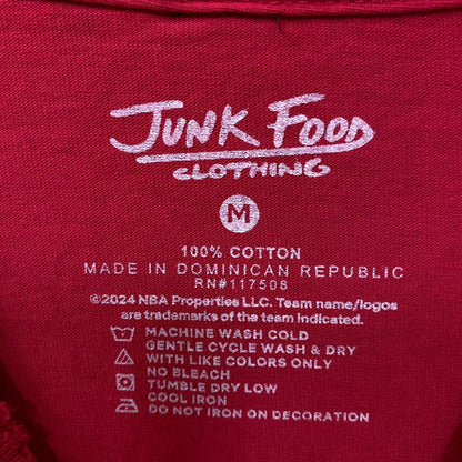 Junk Food Clothing NBA Chicago Bulls Crest Vintage Style Tee Medium