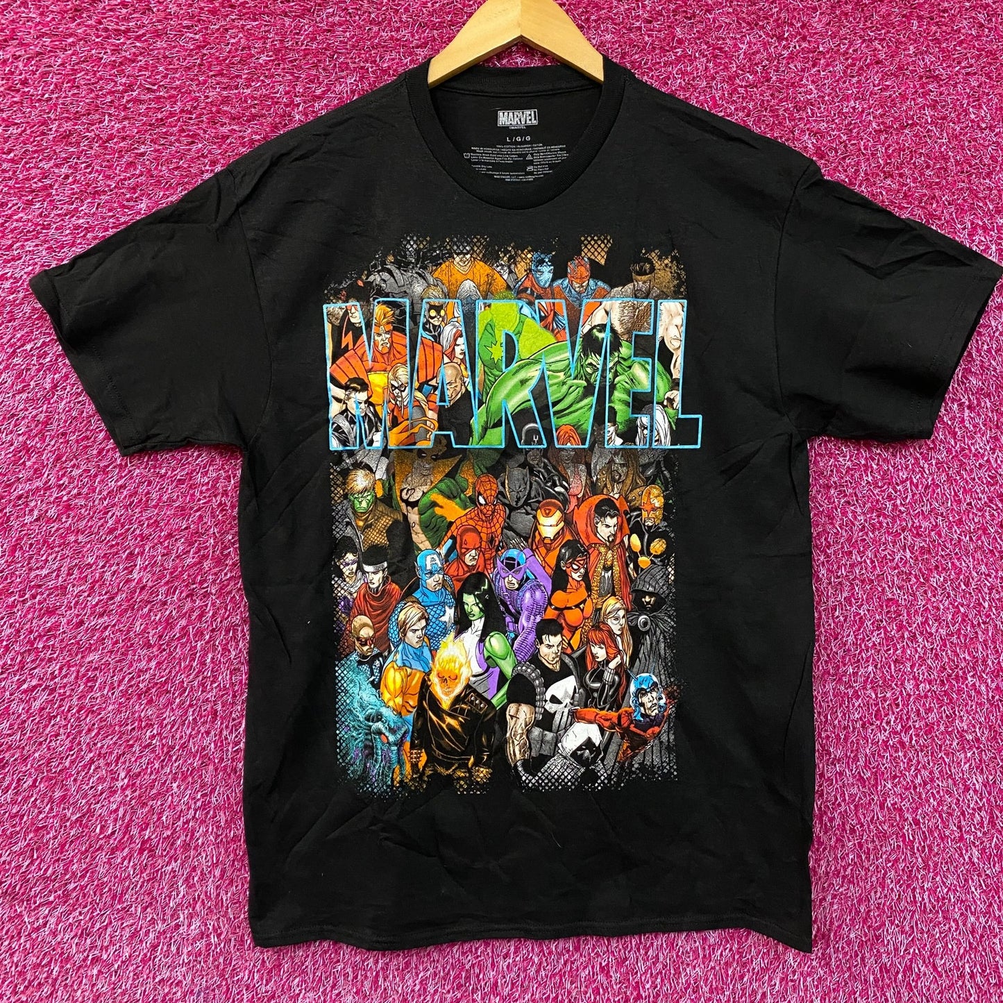 Marvel Super Hero Group Shot Graphic Design T-Shirt large