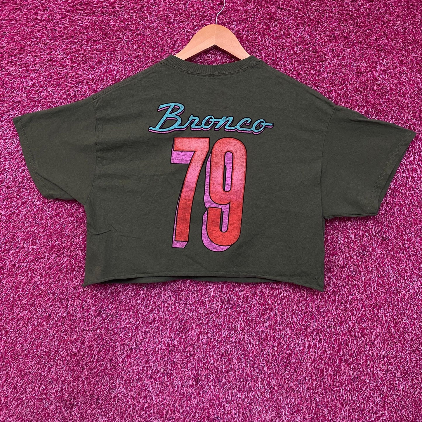 Junk Food Clothing Ford Bronco Off Road Ready Flea Market Women's Crop Tee Large