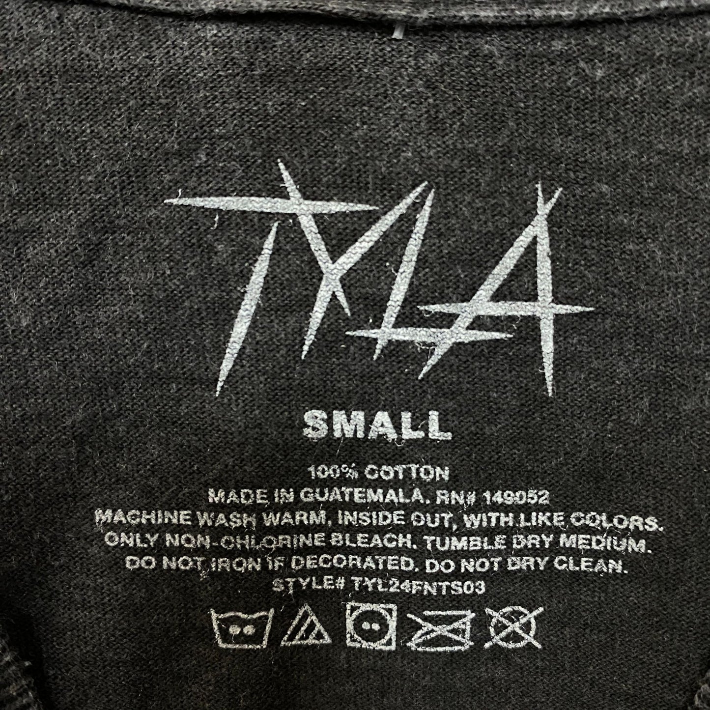 Tyla Water Art Album Poster T-Shirt Small