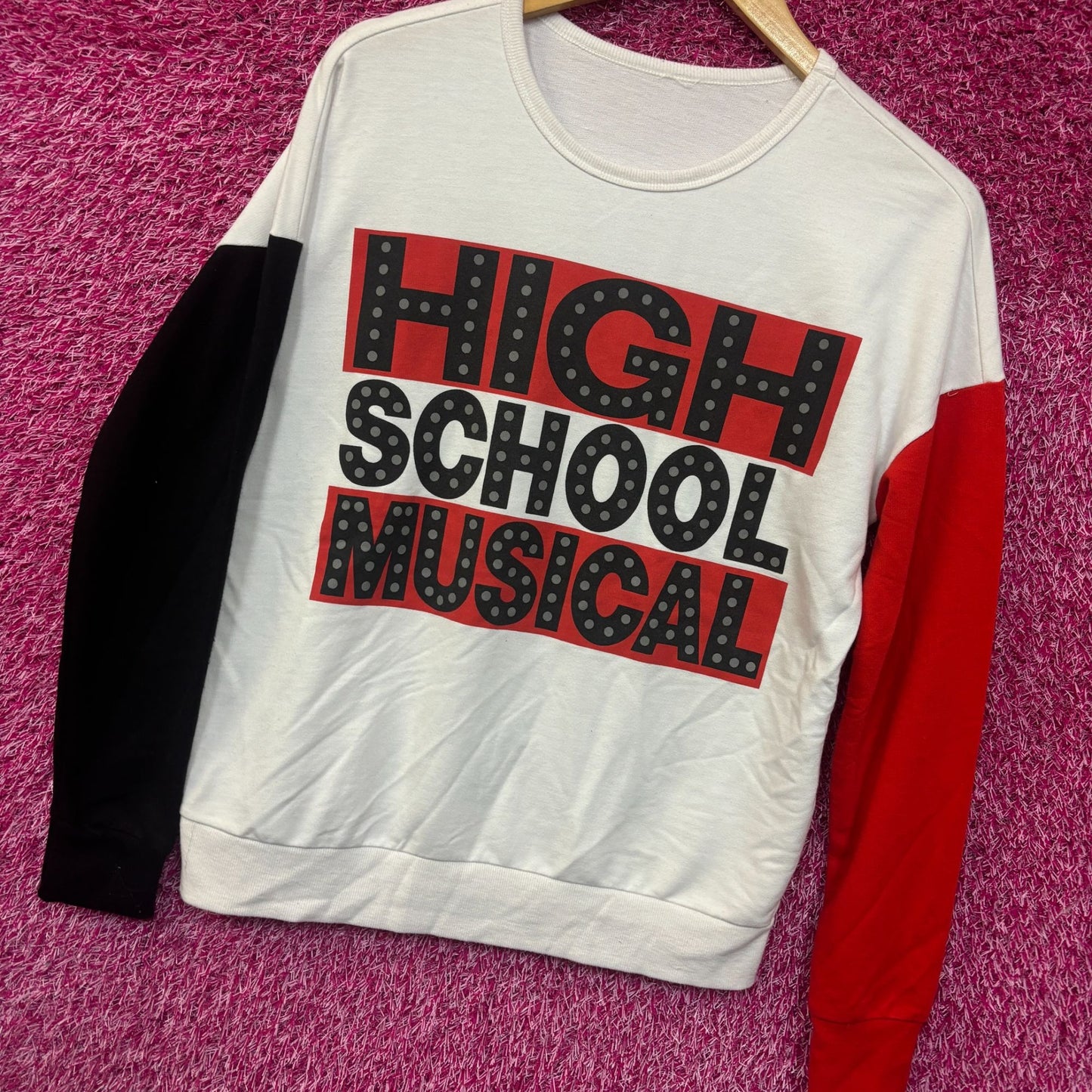 Disney High School Musical l/s scoop neck shirt medium