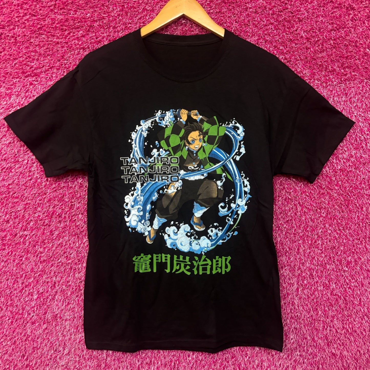 Tanjiro demon slayer anime tshirt size medium