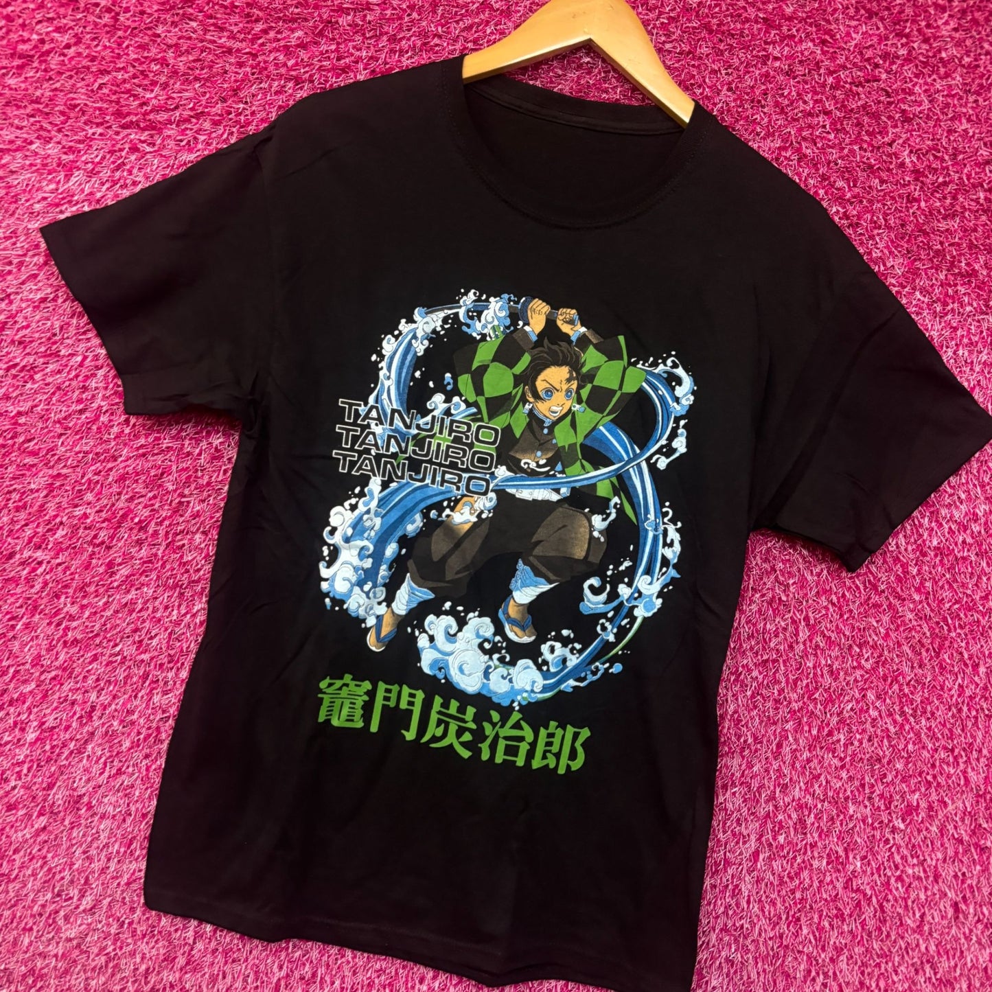 Tanjiro demon slayer anime tshirt size medium