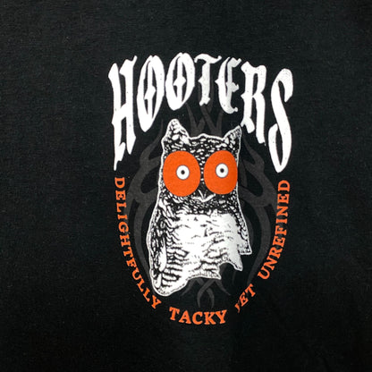 Hooters Praise Happy Hour Graphic T-Shirt Large