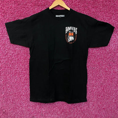 Hooters Praise Happy Hour Graphic T-Shirt Large