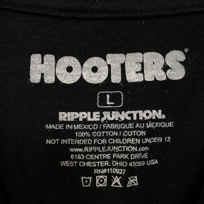 Hooters Praise Happy Hour Graphic T-Shirt Large