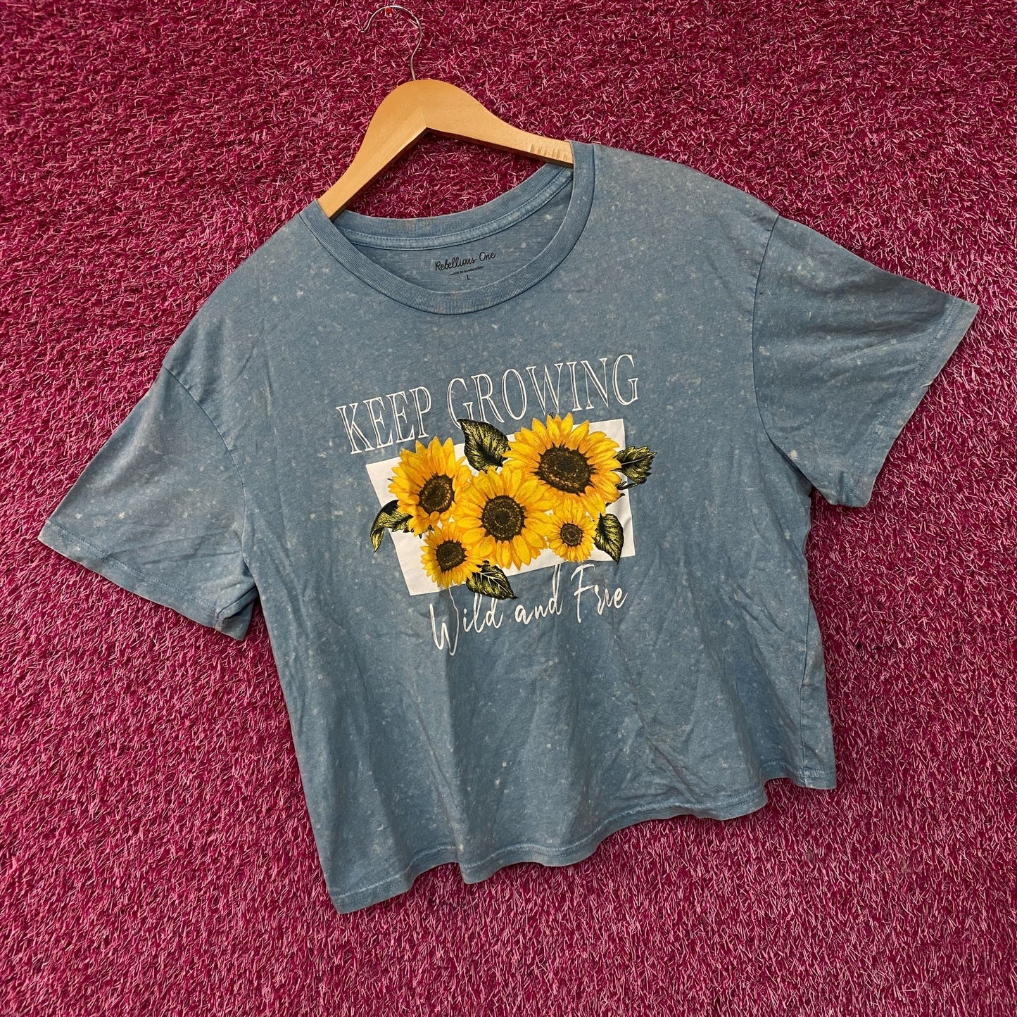 Rebellious One Keep Growing Wild and Free Women's Crop Large