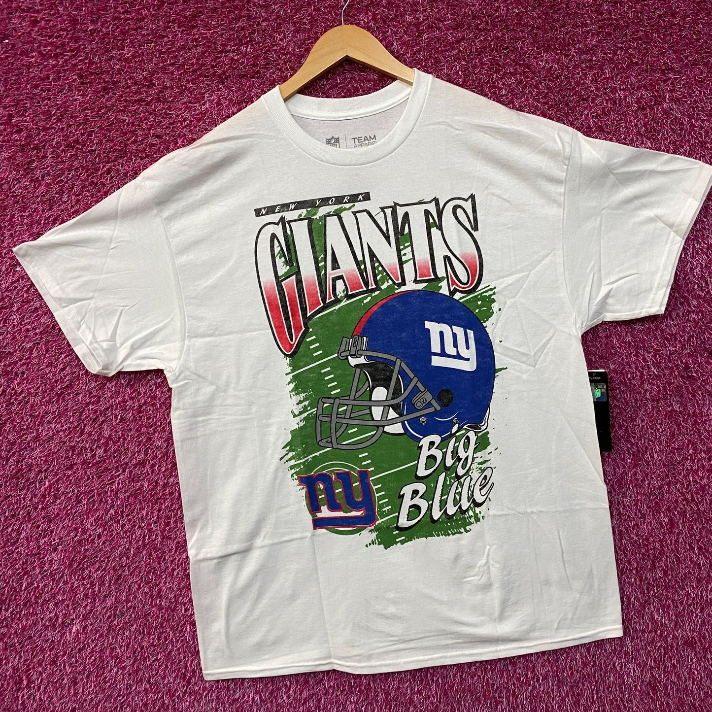 Team Apparel New York Giants Vintage-Style Helmet Logo Graphic T-Shirt Large
