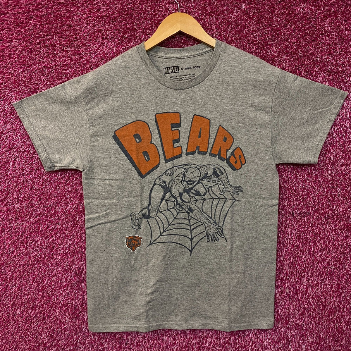 Junk Food Clothing x Marvel x NFL Chicago Bears Spider-Man Graphic T-Shirt Medium