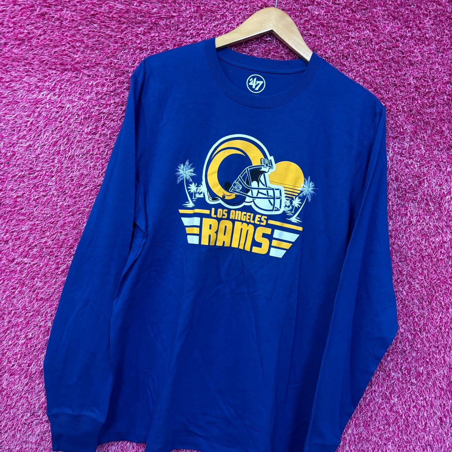 Los Angeles Rams NFL Helmet Beach Tailgate Long Sleeve medium