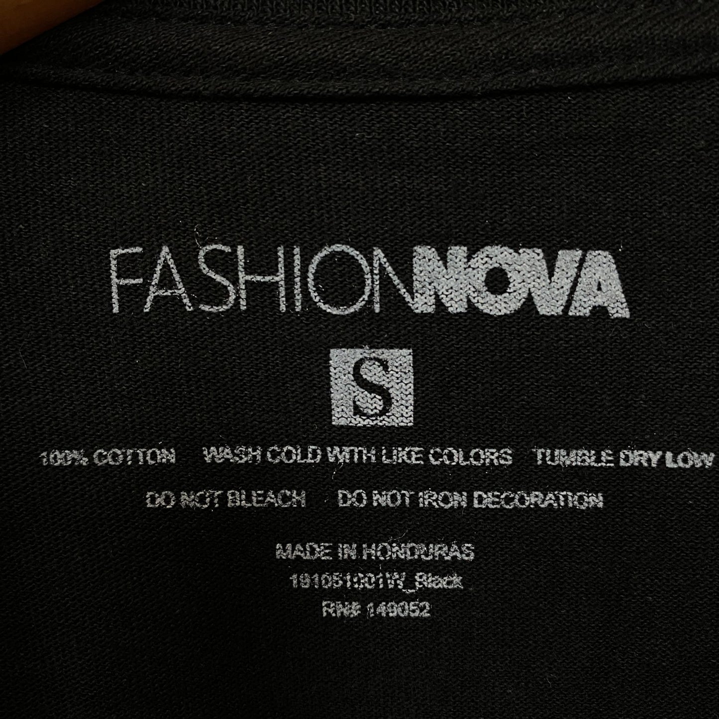 Fashion Nova Keepin' It Fresh Graphic T-Shirt Small