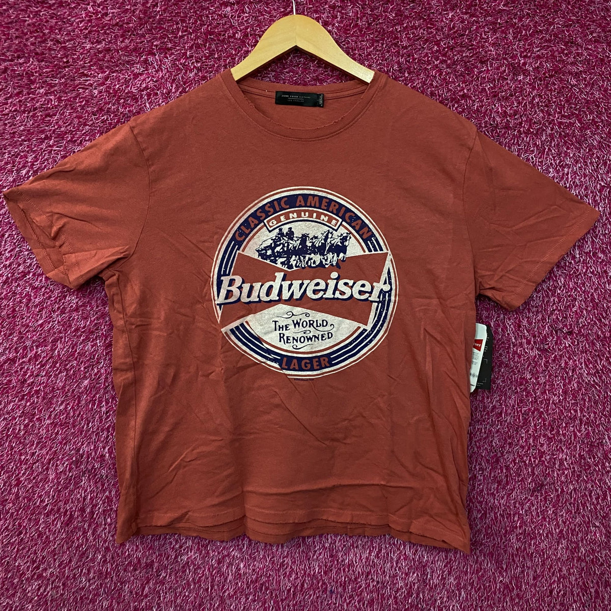 Budweiser World Renowned Classic American Lager Women's T-shirt Large