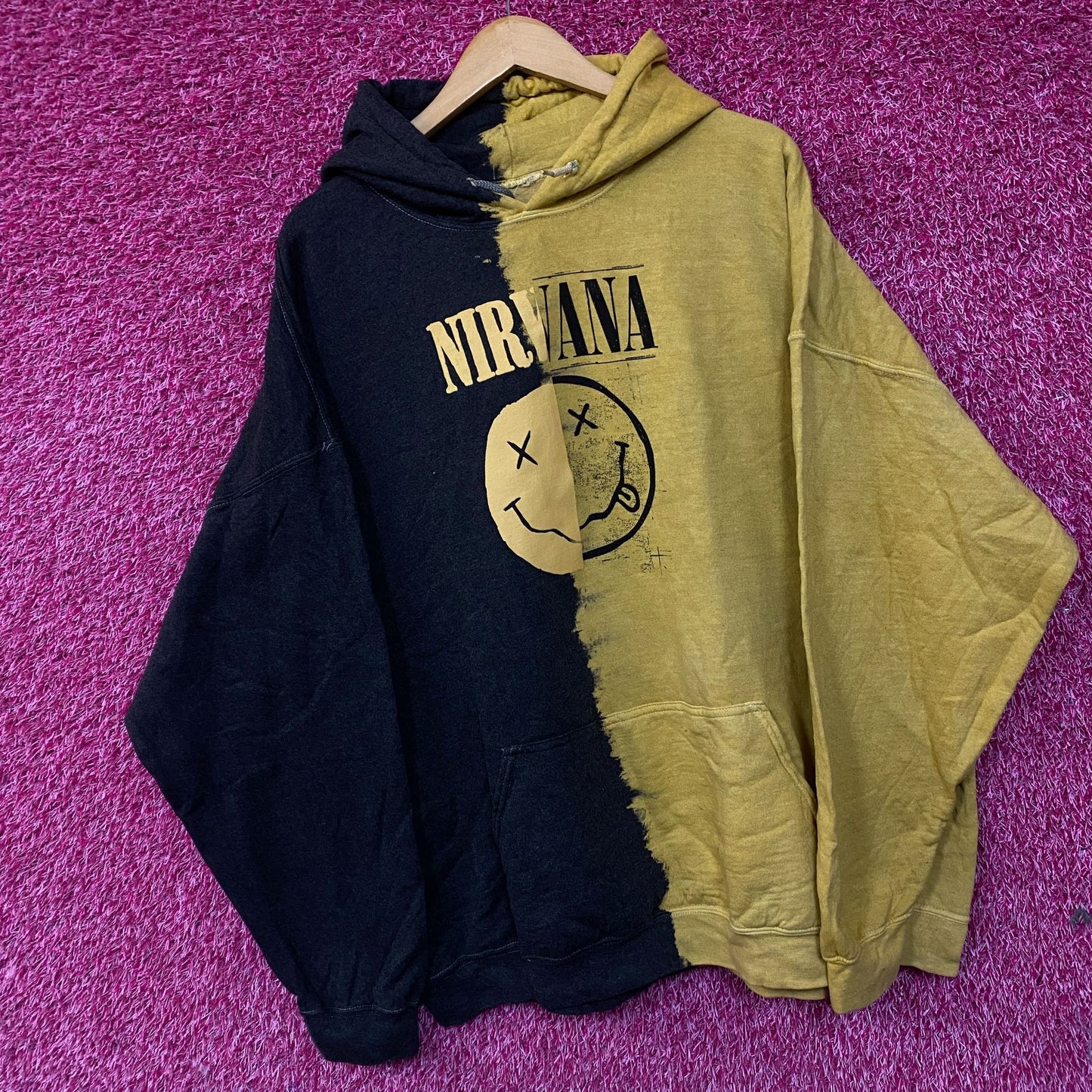 Nirvana Smiley Face Split Dye hoodie size 3XL