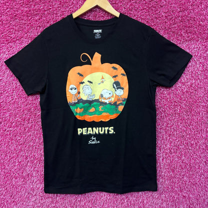 Peanuts the great pumpkins Tshirt size medium
