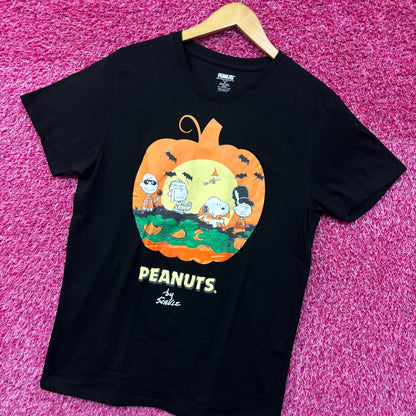 Peanuts the great pumpkins Tshirt size medium
