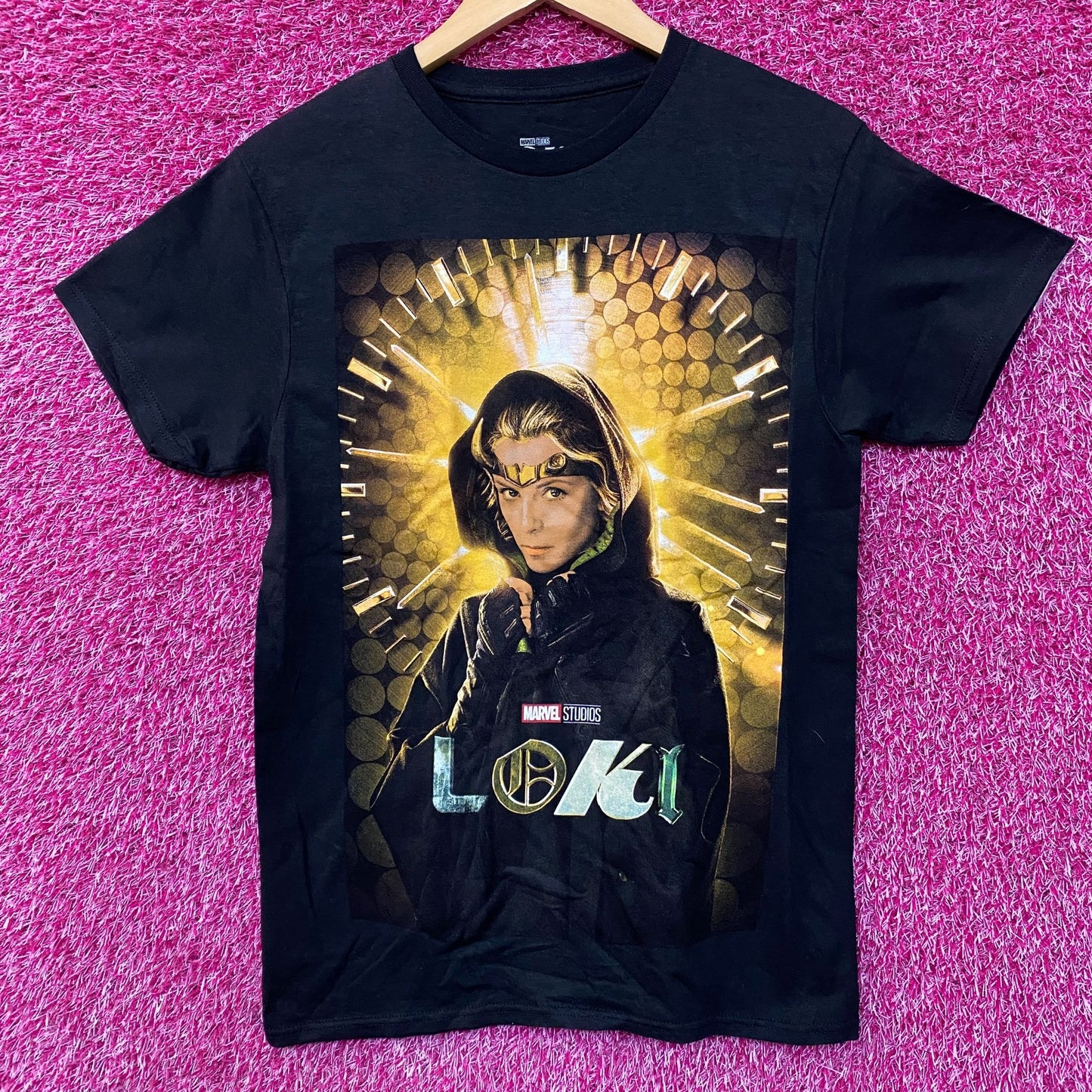 Marvel Studios Loki Disney Sylvie Graphic Print T-Shirt SM