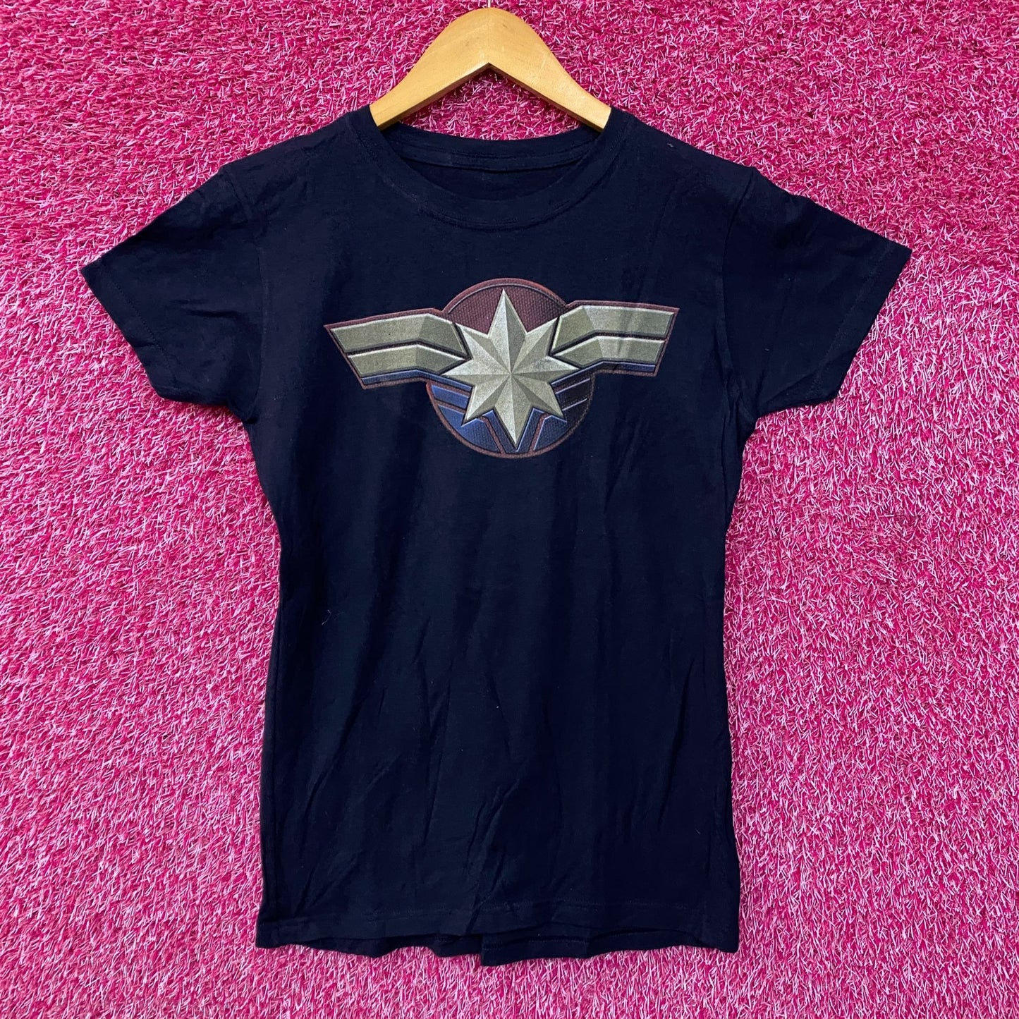 Wonder Woman Logo Tshirt size small