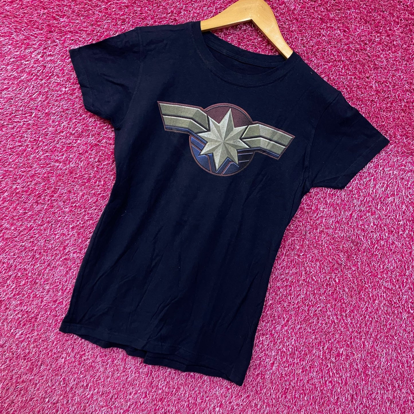 Wonder Woman Logo Tshirt size small
