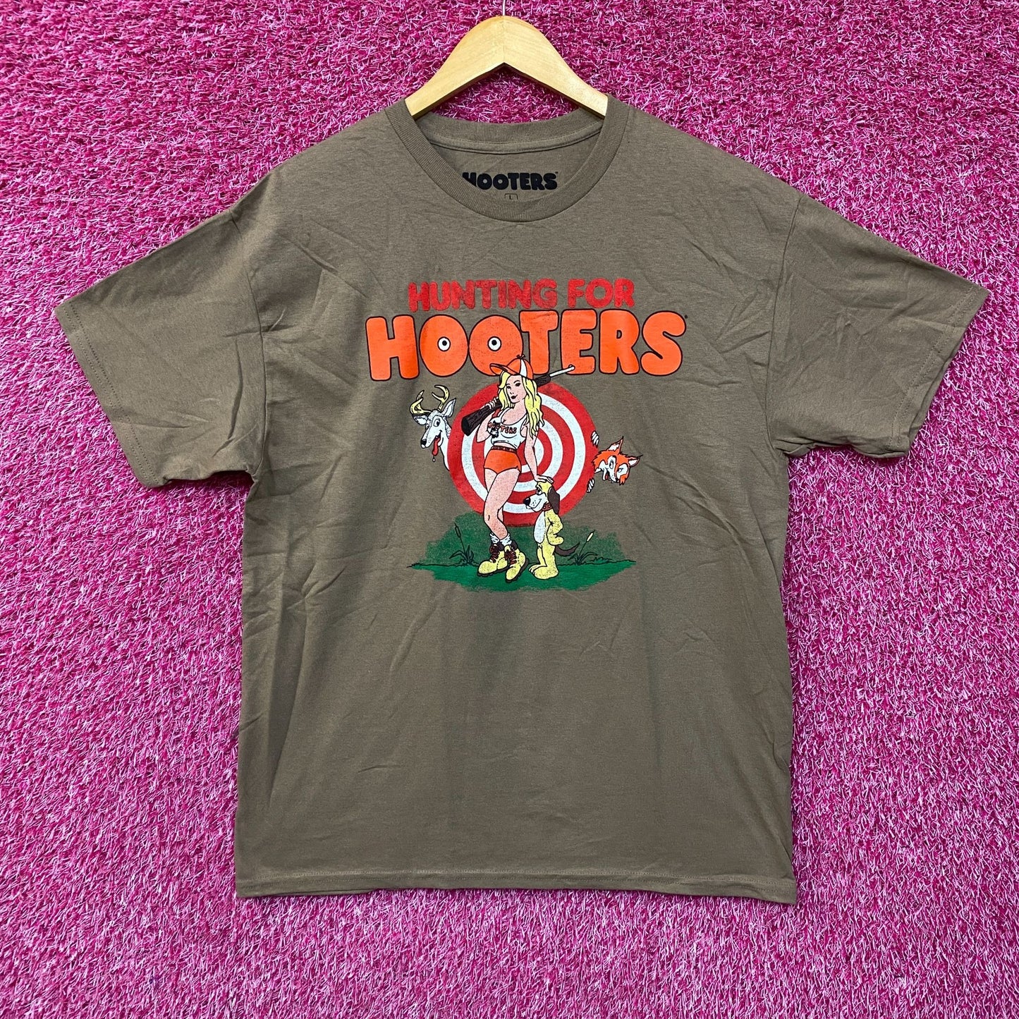 Hooters Hunting for Hooters Vintage Style T-shirt Large