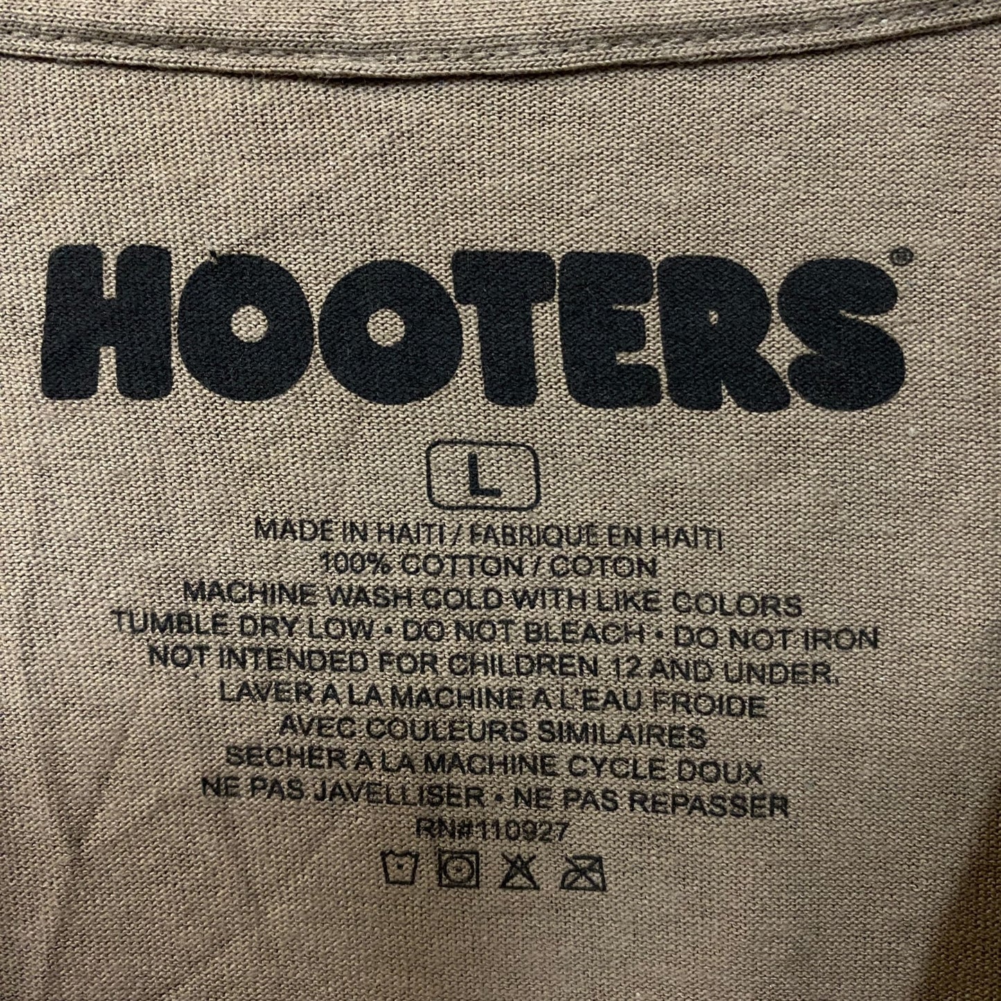 Hooters Hunting for Hooters Vintage Style T-shirt Large