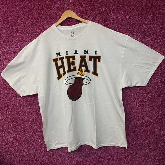 Miami Heat NBA Basketball Flaming Ball Logo T-shirt Size 4