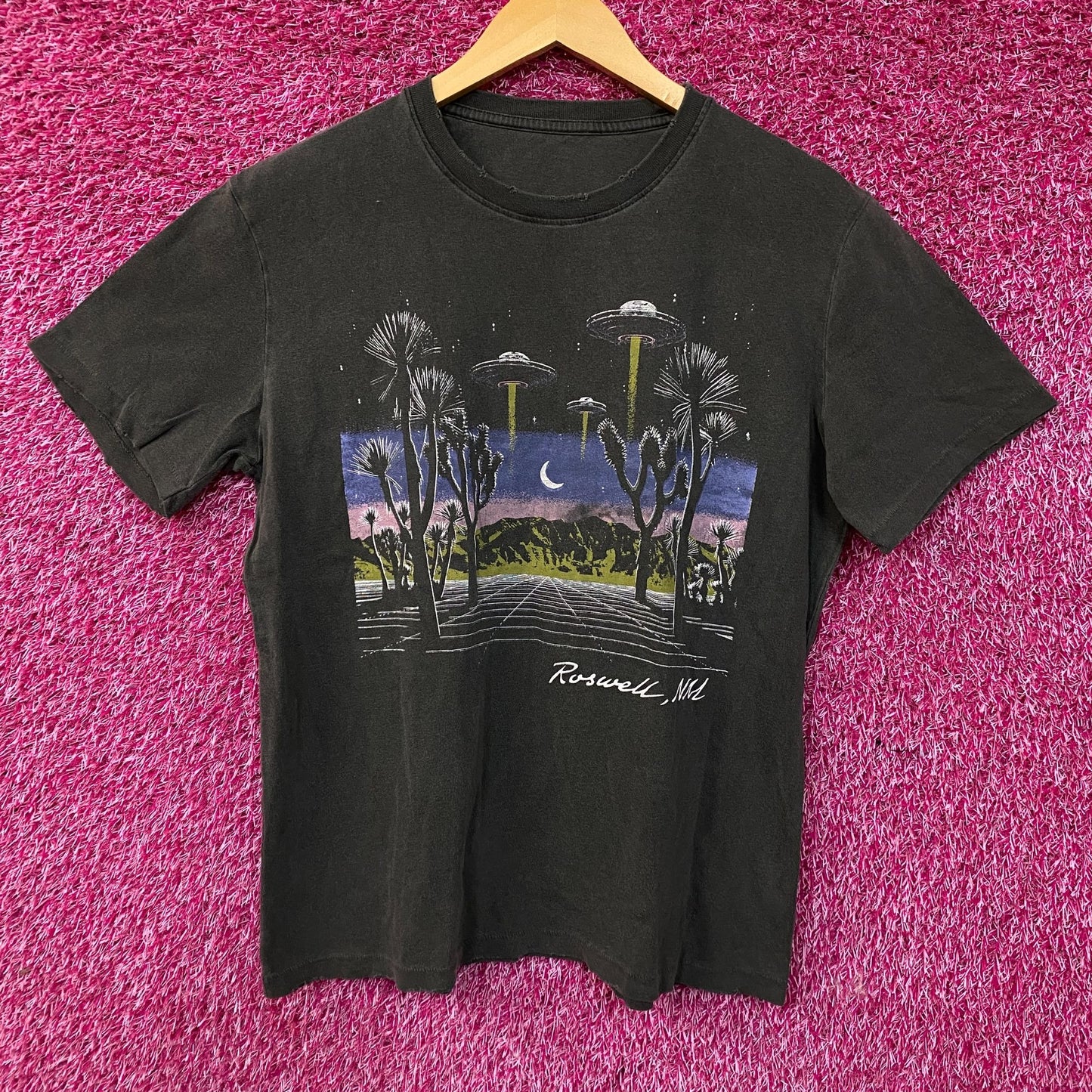 Junk Food Clothing Roswell Vintage Style Women's T-Shirt Large