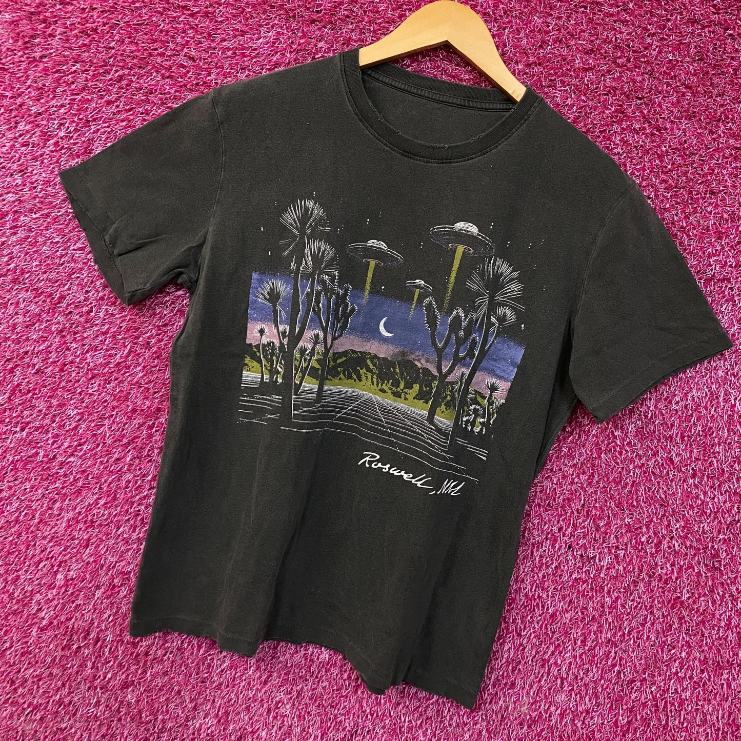Junk Food Clothing Roswell Vintage Style Women's T-Shirt Large