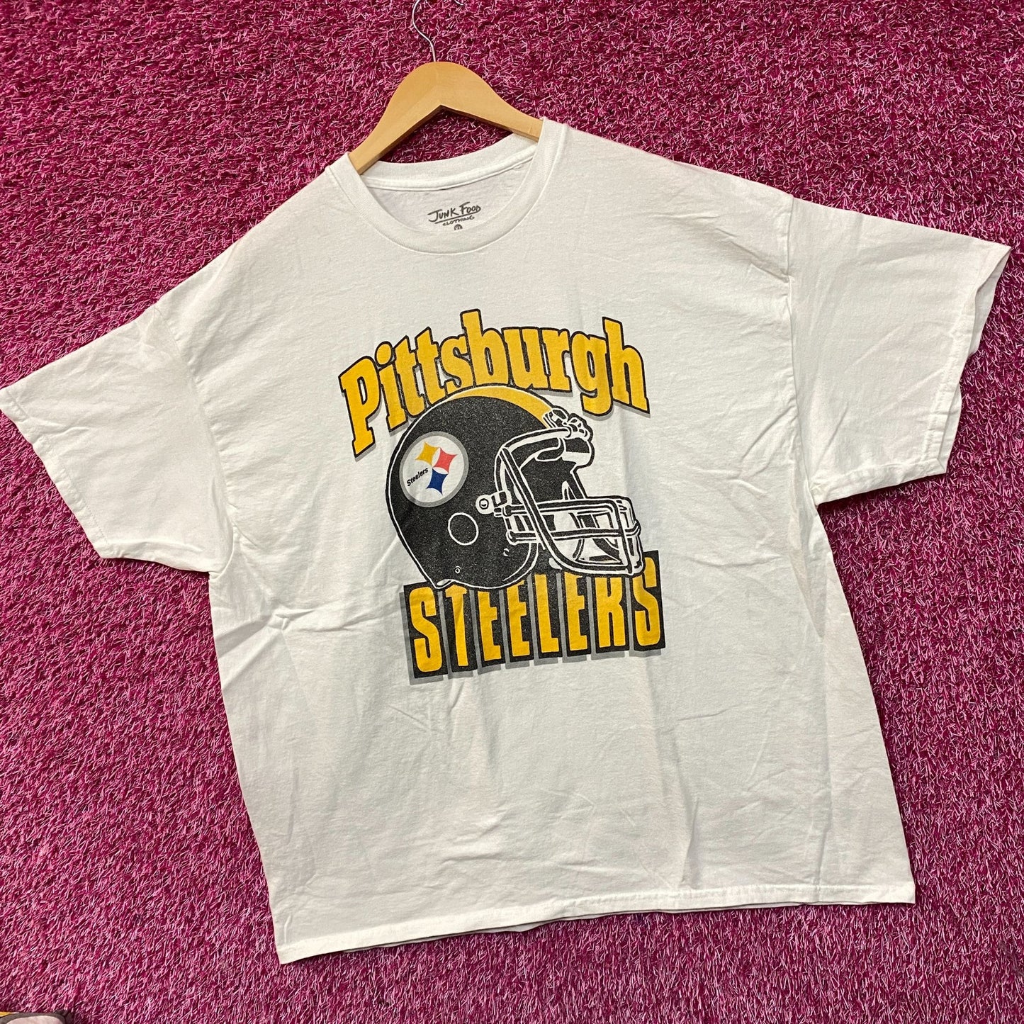 Junk Food Pittsburgh Steelers Football Helmet Logo T-Shirt XL