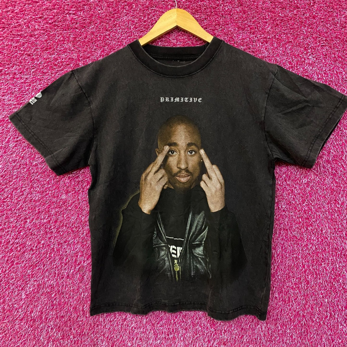 Primitive x Tupac Double Finger Hip-Hop T-Shirt Small