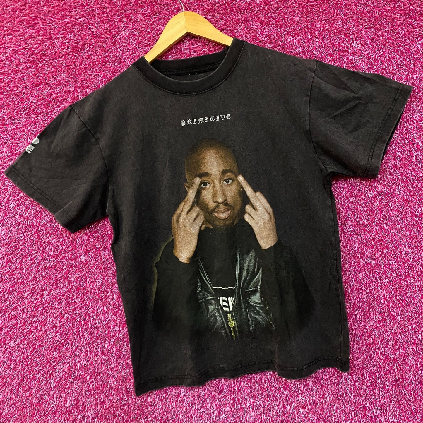 Primitive x Tupac Double Finger Hip-Hop T-Shirt Small