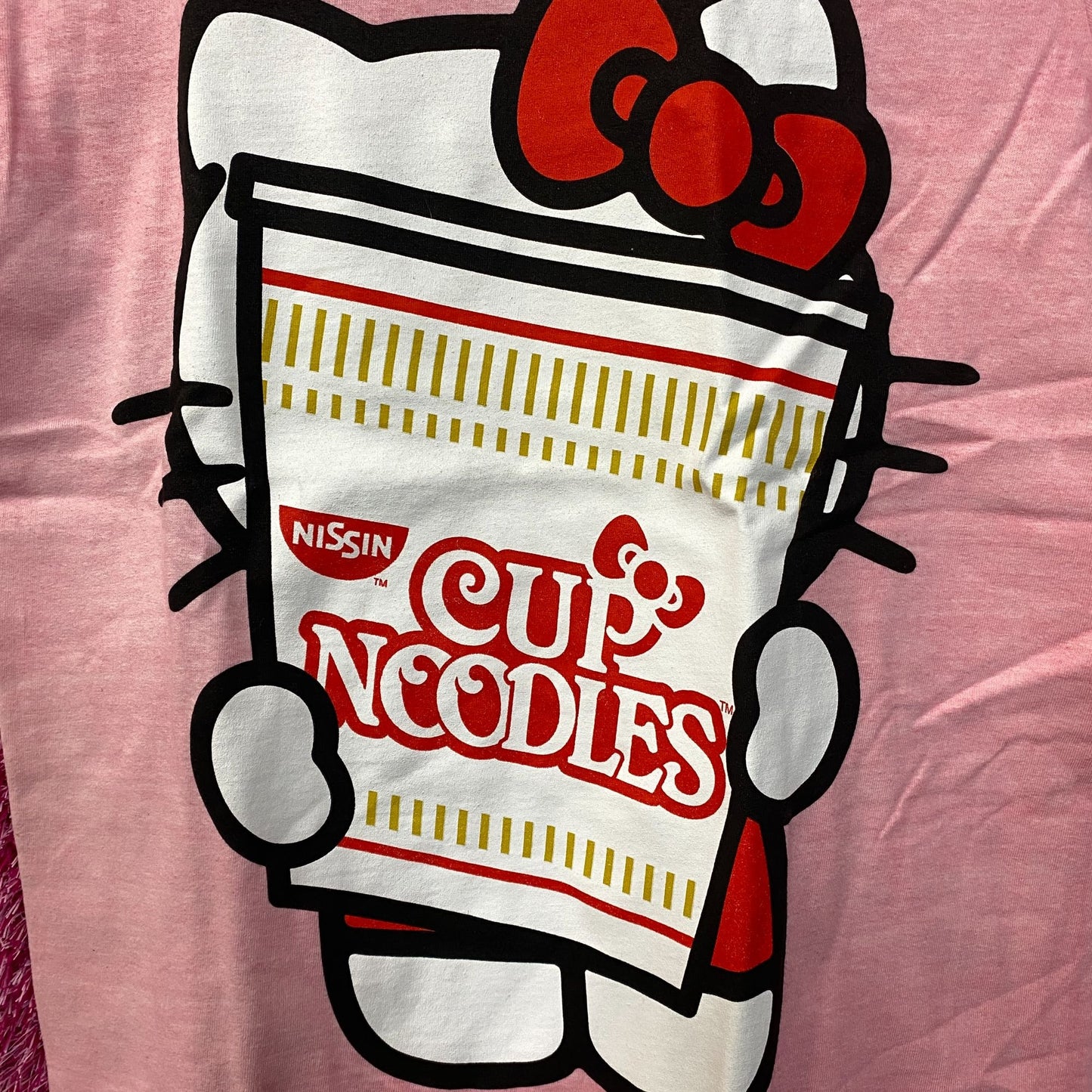 Sanrio Hello Kitty x Nissin Cup Noodles Pink T-Shirt Small