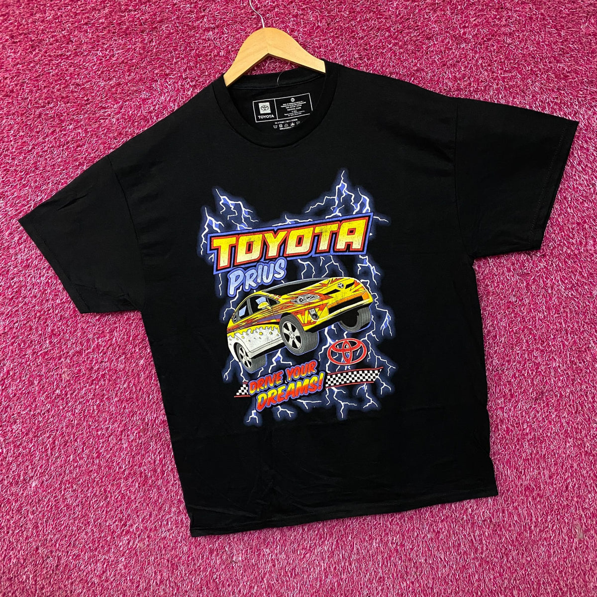 Toyota Prius "Drive Your Dreams" Graphic Tee XL
