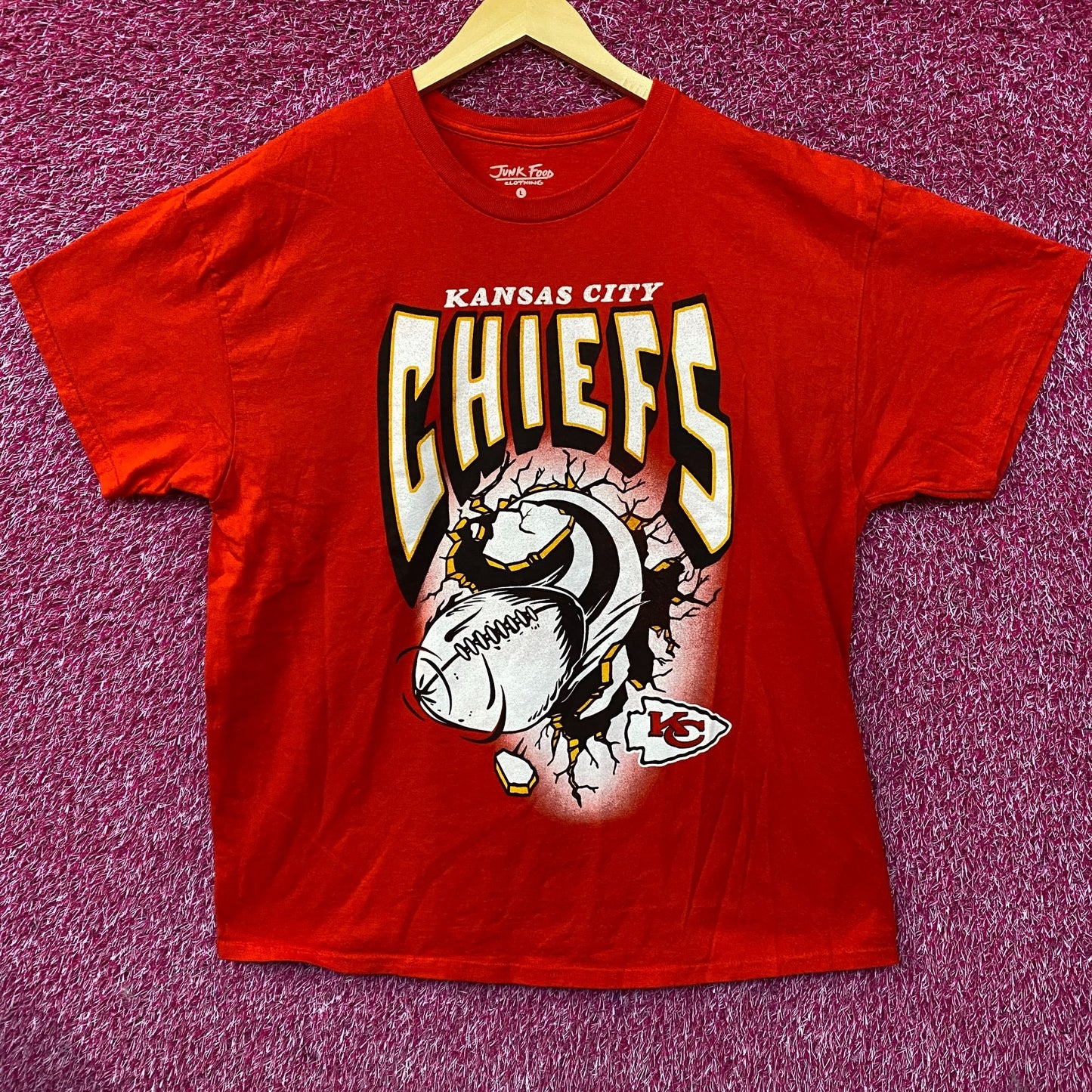 Junk Food NFL Kansas City Chiefs Break Through T-Shirt Large