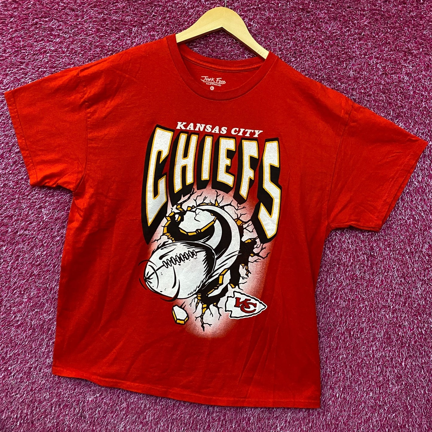 Junk Food NFL Kansas City Chiefs Break Through T-Shirt Large