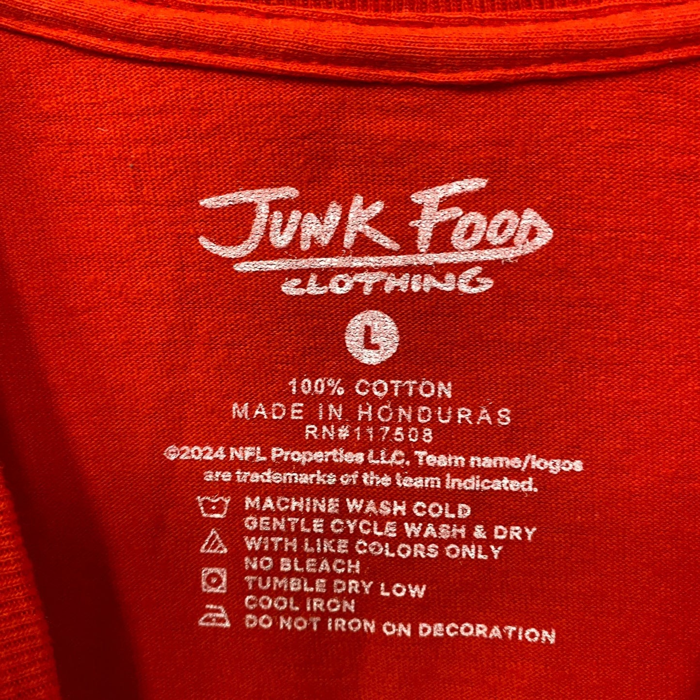 Junk Food NFL Kansas City Chiefs Break Through T-Shirt Large