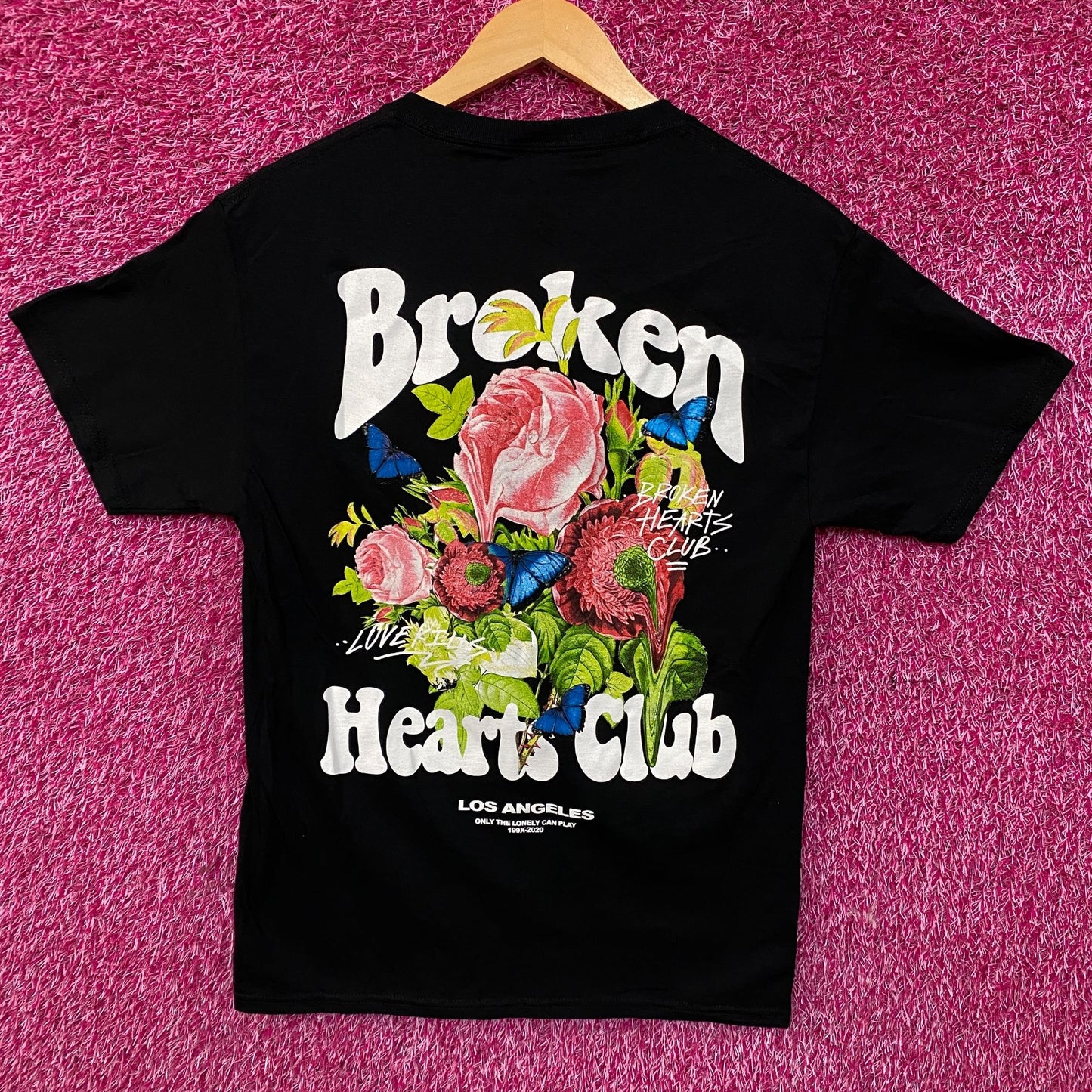Fashion Nova Broken Hearts Club Graphic Tee Small