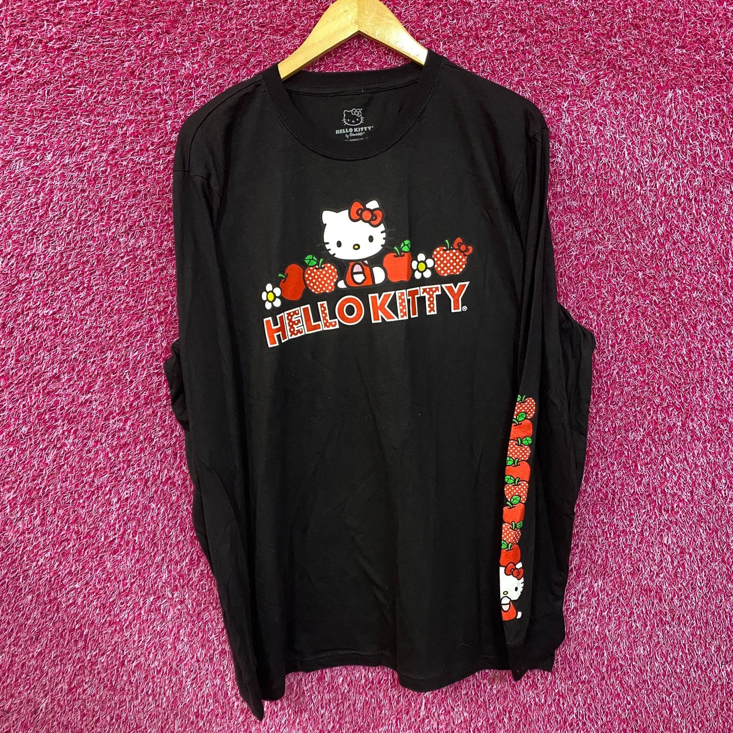 Hello Kitty Strawberry Design Black Long Sleeve T-Shirt 2XL
