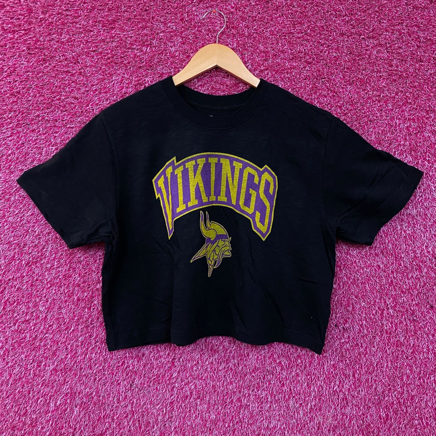 Junk Food Clothing Minnesota Vikings Women's Mock Neck Crop Tee Large