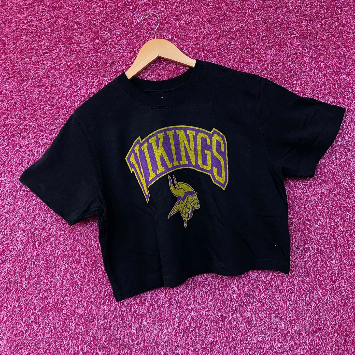 Junk Food Clothing Minnesota Vikings Women's Mock Neck Crop Tee Large