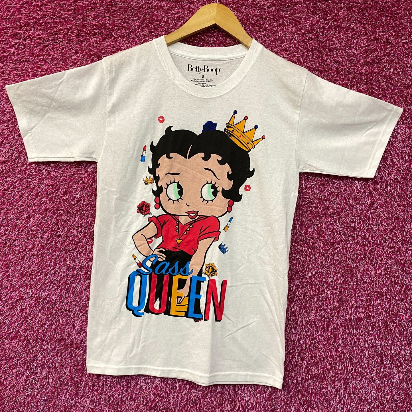 Betty Boop Sass Queen Graphic Design Cute T-Shirt Small