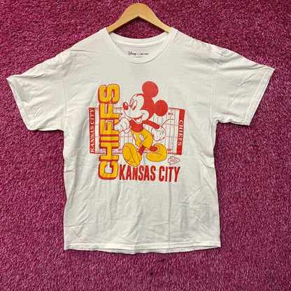 Disney x Junk Food NFL Kansas City Chiefs Mickey Mouse Field T-Shirt Medium
