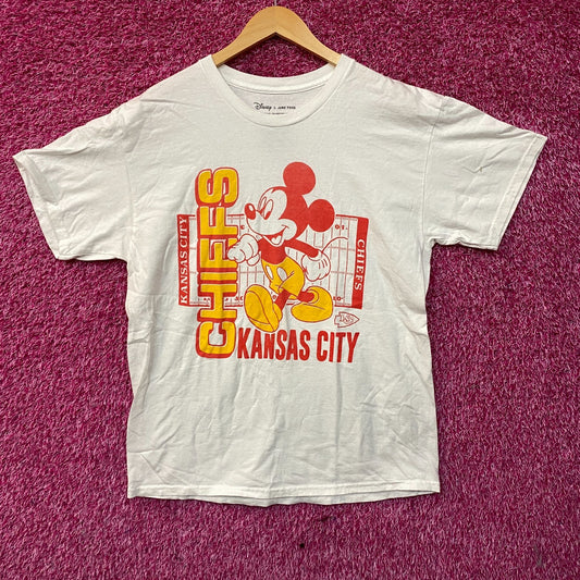 Disney x Junk Food NFL Kansas City Chiefs Mickey Mouse Field T-Shirt Medium