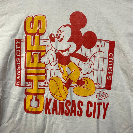 Disney x Junk Food NFL Kansas City Chiefs Mickey Mouse Field T-Shirt Medium