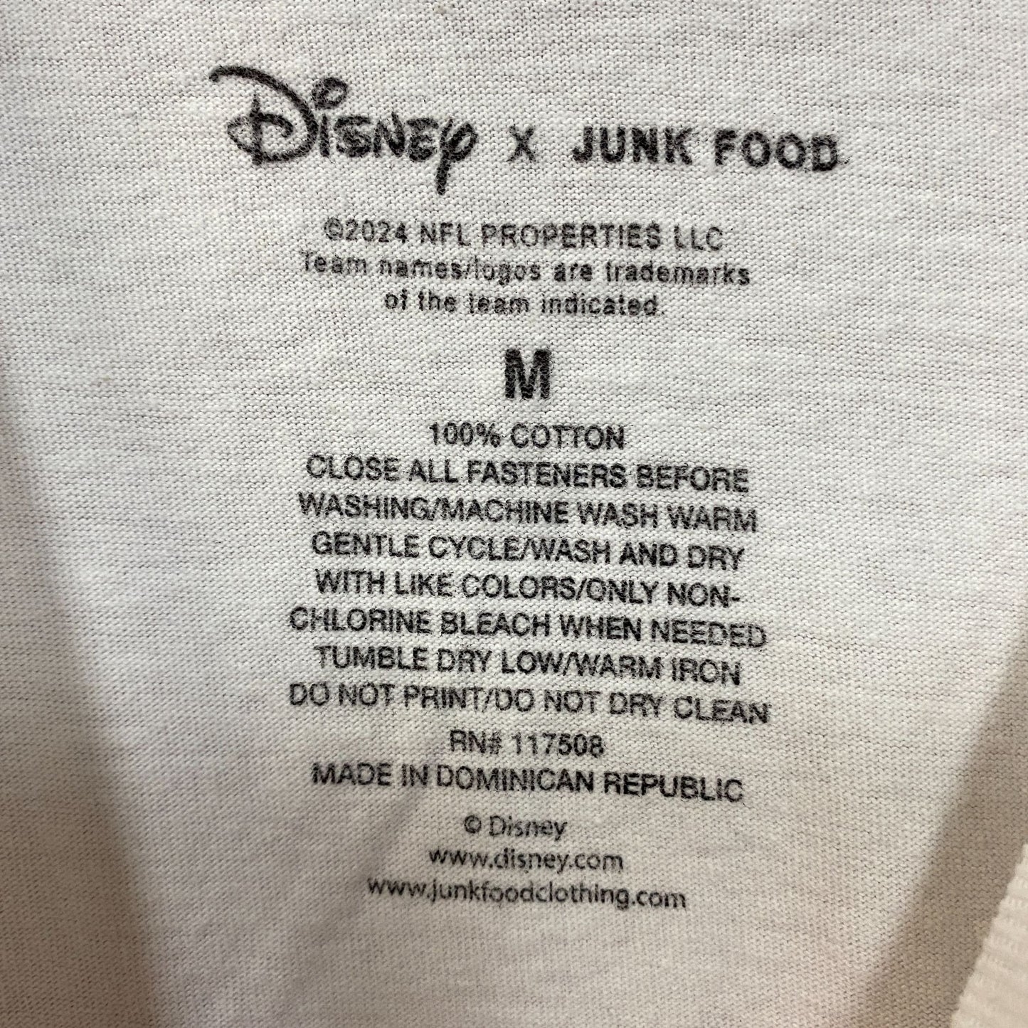 Disney x Junk Food NFL Kansas City Chiefs Mickey Mouse Field T-Shirt Medium