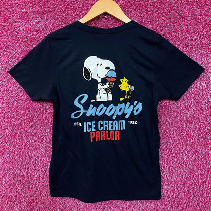 Peanuts Snoopy Ice Cream Parlor Graphic Tee Medium