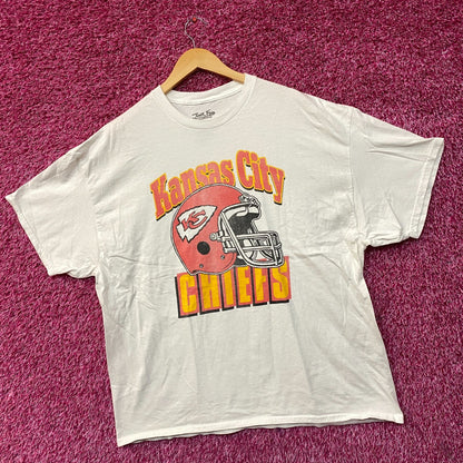 NFL Kansas City Chief Vintage Style Helmet Logo Football T-Shirt XL