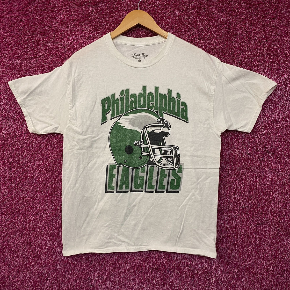 Junk Food Philadelphia Eagles Football Helmet white Tee Medium