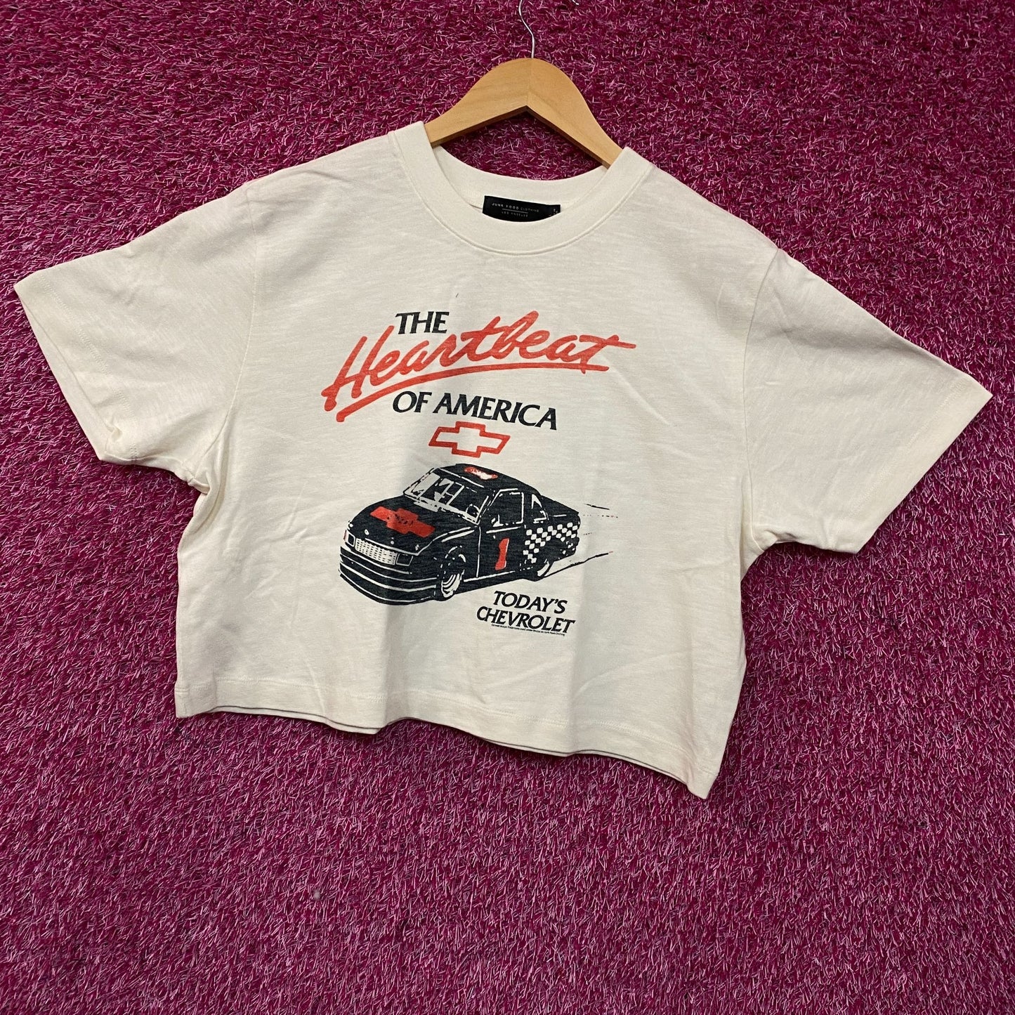 Junk Food Clothing Women's Chevy Heartbeat of America Mock Neck Crop Tee Large