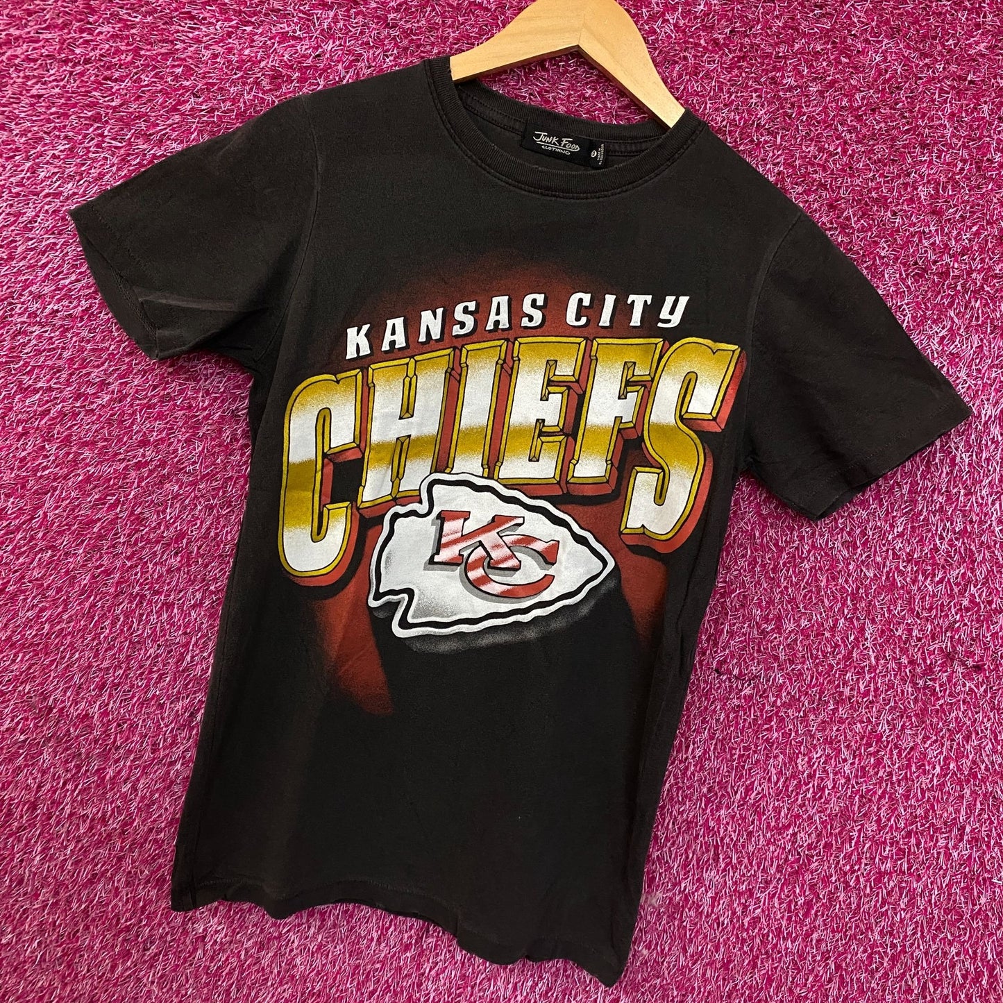 Junk Food Clothing Kansas City Chiefs Women's Graphic T-Shirt XS