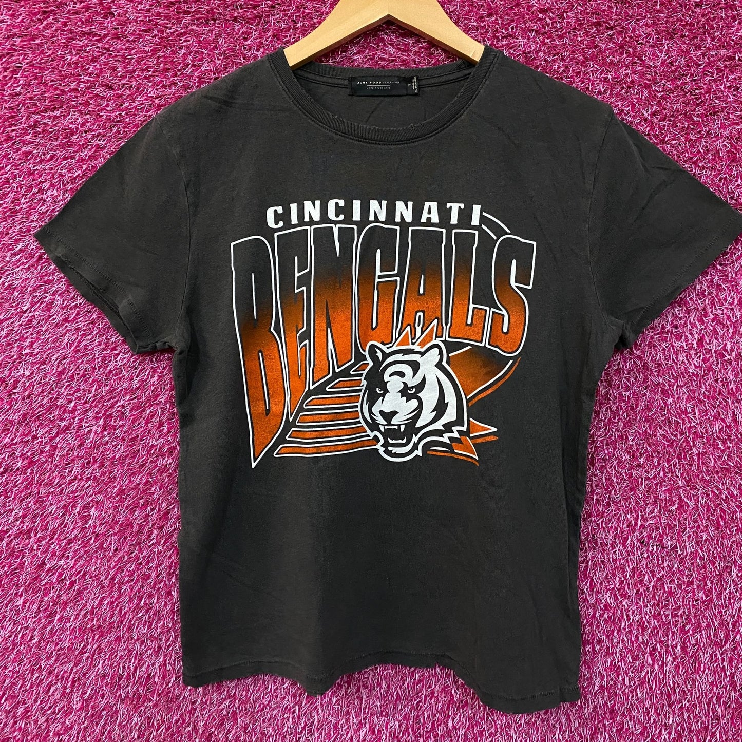 Junk Food Clothing NFL Cincinnati Bengals Chrome Retro Style Women's T-Shirt Small
